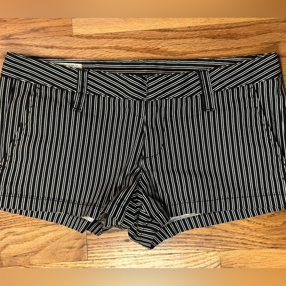 Hurley Women’s Striped Shorts